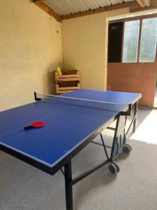 Table tennis facilities sa L'atelier, dépendance de charme, Ste Mère Église o sa malapit