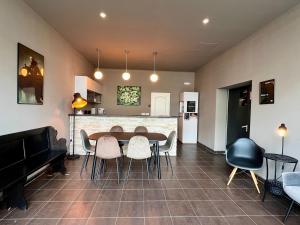 Kuchyň nebo kuchyňský kout v ubytování N8 ROOMS - by Leipzig Suites