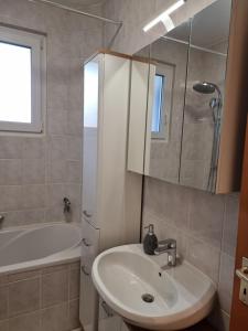 Et badeværelse på Moderne Wohnung in Hagen