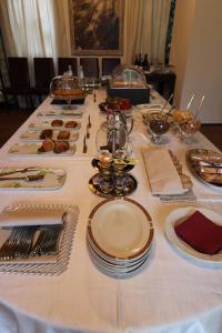 Makanan di atau berdekatan hotel