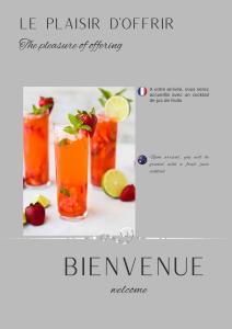 eine Collage mit drei Cocktails mit Erdbeeren und Limette in der Unterkunft BELLA VISTA 2 chambres d'hôtes 4 personnes in Salernes