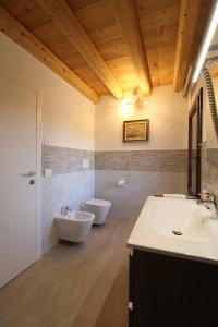 Bilik mandi di Camere Abate Toaldo +25 gambar