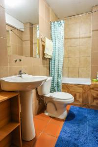 Koupelna v ubytování Hostal Maitahue + 37 fotografií