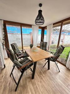 A seating area at Casa M-MiMi"s Paradise