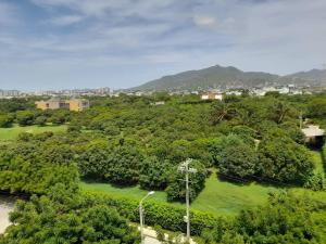 an aerial view of a park with trees at Montpellier Santa Marta. in Santa Marta