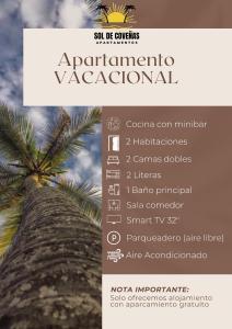 um menu para um restaurante ao lado de uma palmeira em Apartamentos Sol de Coveñas em Coveñas