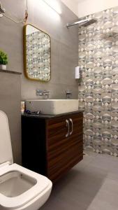 Koupelna v ubytování Hazel : Minimalist Apartment