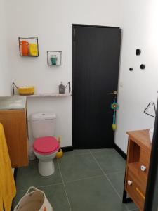 Koupelna v ubytování Villa T4 avec piscine, 6 à 8 personnes