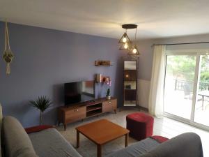 TV a/nebo společenská místnost v ubytování Silkes Apartment