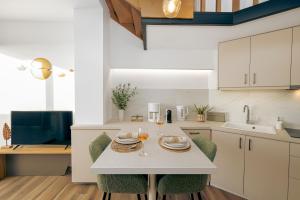 Η κουζίνα ή μικρή κουζίνα στο Athali Luxury Pocket Villa