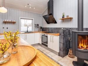 Kuchyň nebo kuchyňský kout v ubytování Holiday home Vinderup XXVIII + 19 fotografií