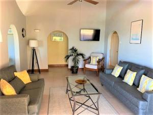 Posezení v ubytování St James Apartments