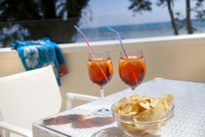 Nápoje v ubytování Marina Beach Suite Hotel