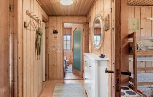 Bagno di Awesome Home In Askø With Wifi
