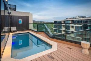 Bazén v ubytování CBD - Pool - Sleeps 4 - Parking nebo v jeho okolí