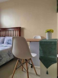 Khu vực ghế ngồi tại Condo • WIFI up to 100mbps • Infinity Pool