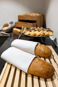 Makanan di atau berdekatan hotel