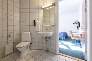Bilik mandi di Milling Hotel Ansgar