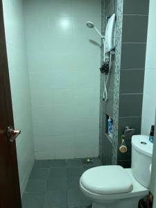Ένα μπάνιο στο F&F Family - KBCC Homestay