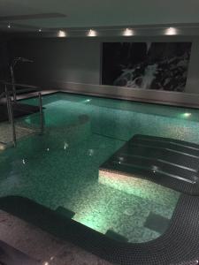Bazén v ubytování Maribel Hotel nebo v jeho okolí