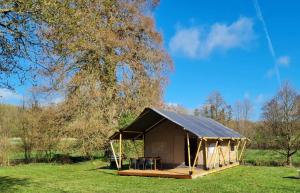 Κήπος έξω από το Camping de la touche +28 φωτογραφίες