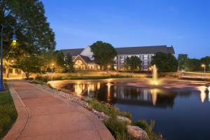 Galeriebild der Unterkunft Country Inn & Suites by Radisson, Madison, WI in Madison