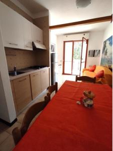 A bed or beds in a room at Cozy studio near the beach - Beahost