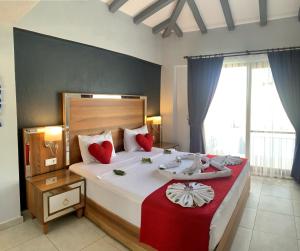 Postel nebo postele na pokoji v ubytování Likya Suit A 2+1 Villa, Özel Havuzlu, Fethiye