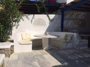 Istumisnurk majutusasutuses Mykonian house with shared pool