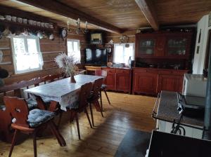 Posezení v ubytování ROUBENKA KRÁLÍKY cena za celý objekt