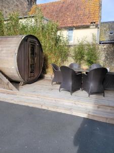 Posezení v ubytování Gîte l'Ardoisier 7 Pers Sauna Bayeux 2km