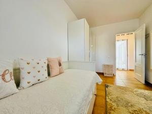 Postel nebo postele na pokoji v ubytování MAISON SAJARELLE + 37 fotografií