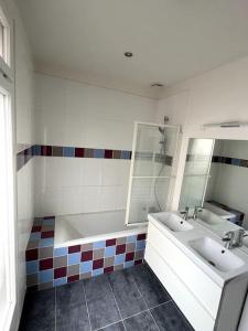 Gallery image of Maison familiale, idéale JO 2024 in Colombes +18 photos