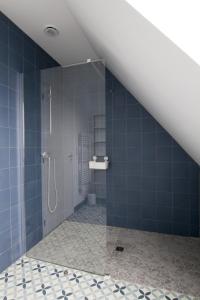 Vonios kambarys apgyvendinimo įstaigoje TY WRACH - Jolie maison neuve PMR proche du port