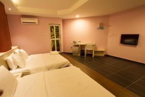 Televisi dan/atau pusat hiburan di JS Hotel