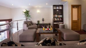 Istumisnurk majutusasutuses Eliana Ruby Hotel & Travel
