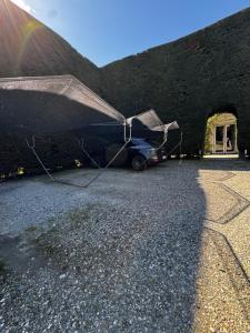 Nespecifikovaný výhled na hory nebo výhled na hory při pohledu z hotelu