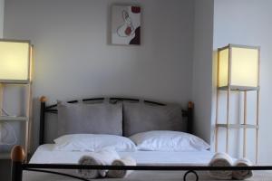 Posteľ alebo postele v izbe v ubytovaní Village Drapanias Apartments