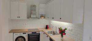 A kitchen or kitchenette at Clios House
