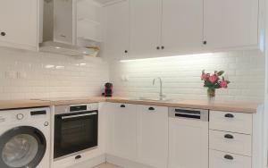 A kitchen or kitchenette at Clios House