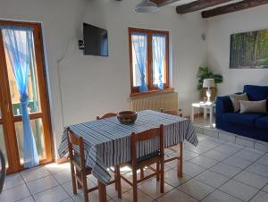 Dining area sa apartment