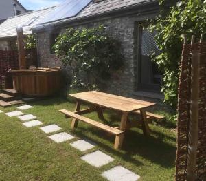 Zahrada ubytování Hidden Cottage Gem HotTub, Firepit, coastal walks + 12 fotografií