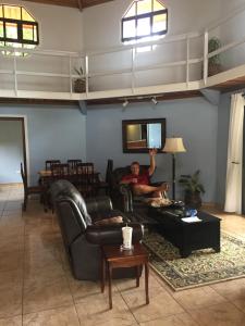 Χώρος καθιστικού στο Villa Magallanes