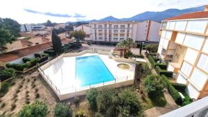 Bazén v ubytovaní Appartement T2 Argelès plage alebo v jeho blízkosti