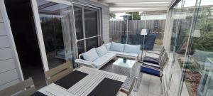 Balkón nebo terasa v ubytování Maas Chalet Aldeneik