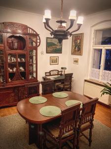 מסעדה או מקום אחר לאכול בו ב-Vila Historica Karlovy Vary