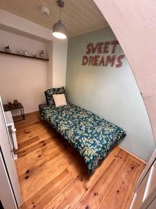 Posteľ alebo postele v izbe v ubytovaní Cosy apartment at the lake in Volendam