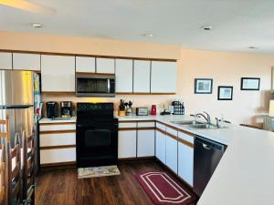 Kuchyň nebo kuchyňský kout v ubytování Great Place + 60 fotografií