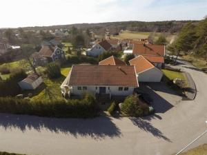 斯特倫斯塔德的住宿－Ronningen Villa，住宅区住宅的顶部景观