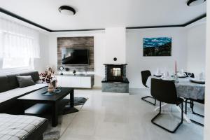 Khu vực ghế ngồi tại Villa Tina